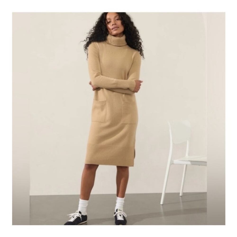 Athleta Alpine Turtleneck Sweater Midi Dress Merino Wool Cashmere Medium Tall
